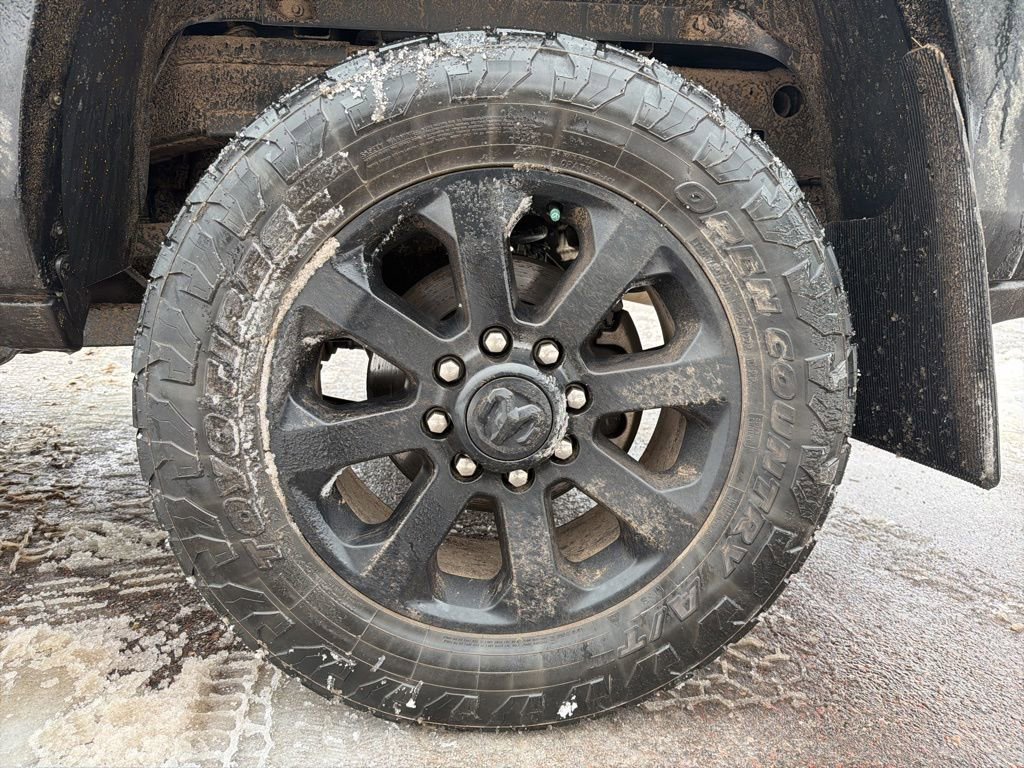 Used 2019 RAM 2500 Laramie w/ Black Appearance Package image 6