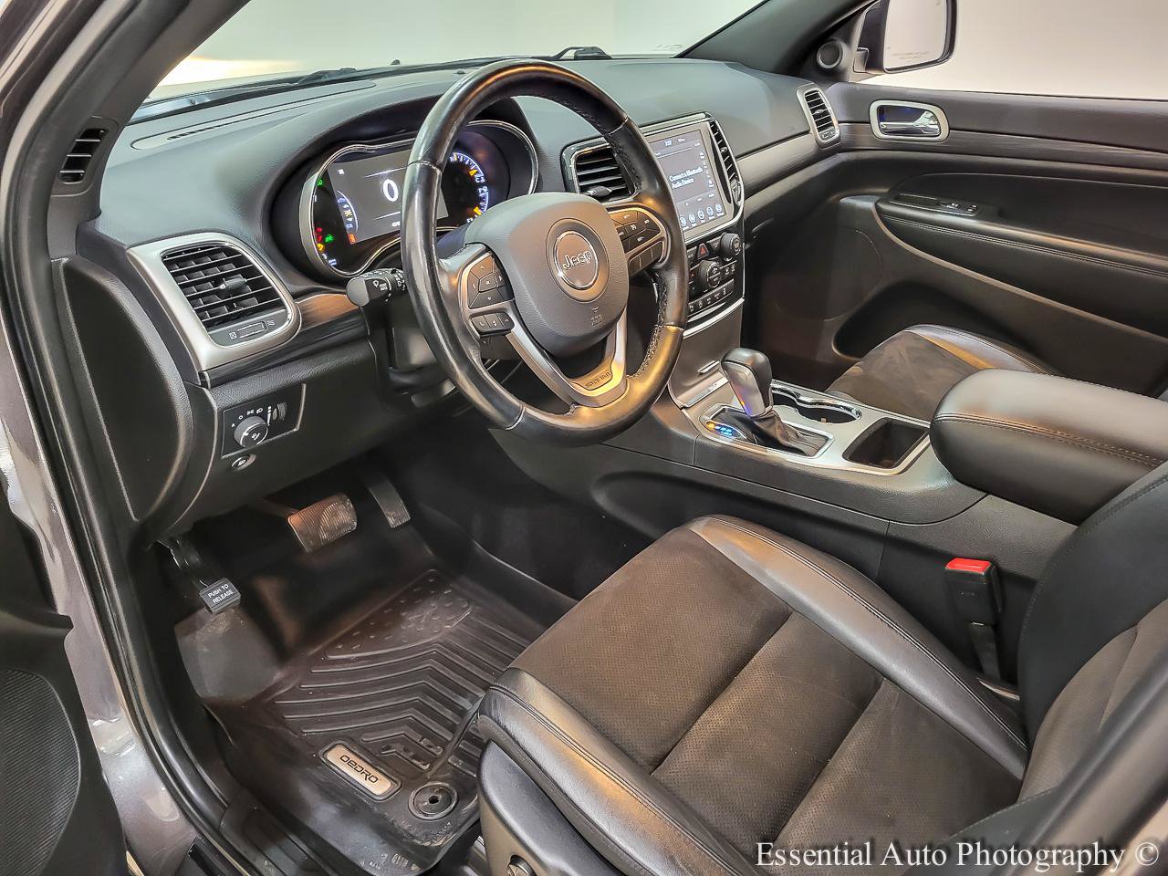 Used 2021 Jeep Grand Cherokee Laredo X AWD/4WD image 14