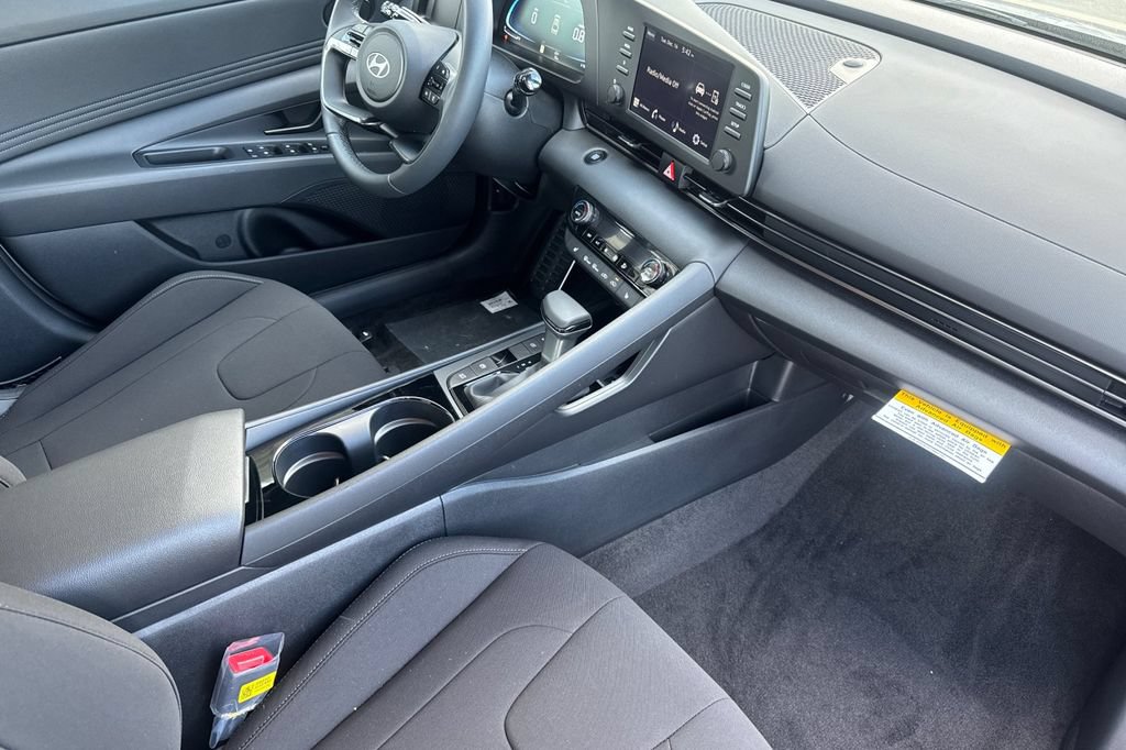 New 2026 Hyundai Elantra SEL Sport Premium FWD image 15