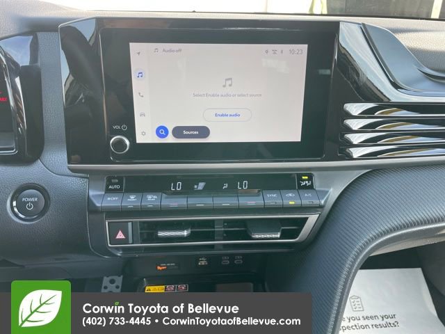 Used 2025 Toyota Camry SE image 12