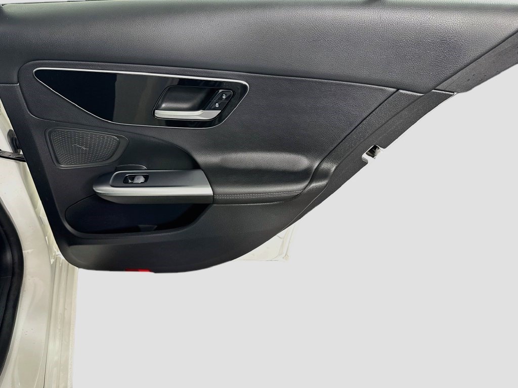 Used 2023 Mercedes-Benz C 300 Sedan image 27