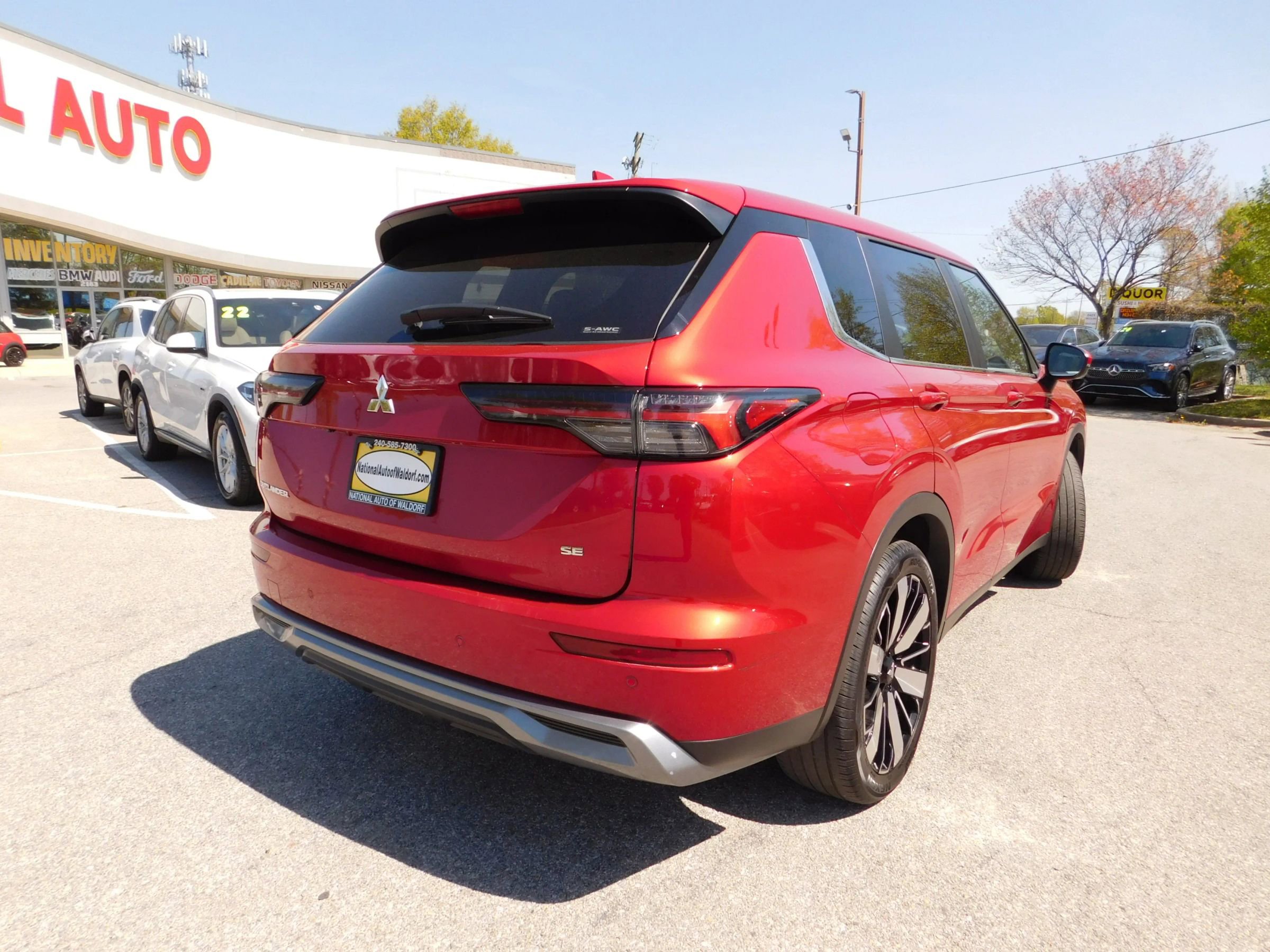 Used 2025 Mitsubishi Outlander SE image 5