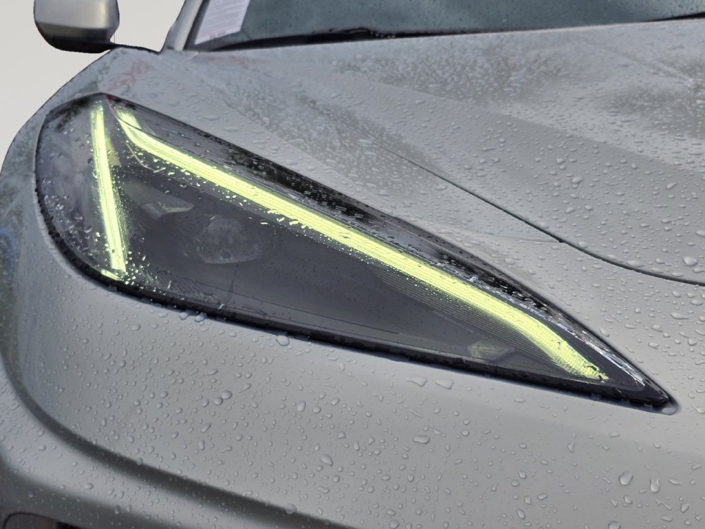 Used 2024 Chevrolet Corvette Stingray Coupe RWD image 10