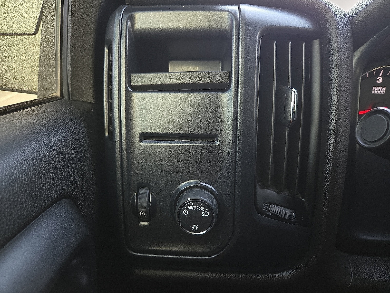 Used 2019 Chevrolet Silverado 1500 Custom w/ Custom Convenience Package RWD image 20