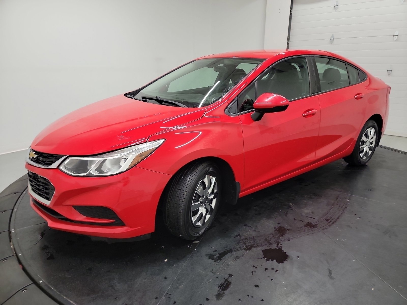 Used 2018 Chevrolet Cruze LS FWD image 3