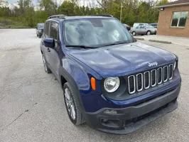 Used 2018 Jeep Renegade Latitude FWD image 3