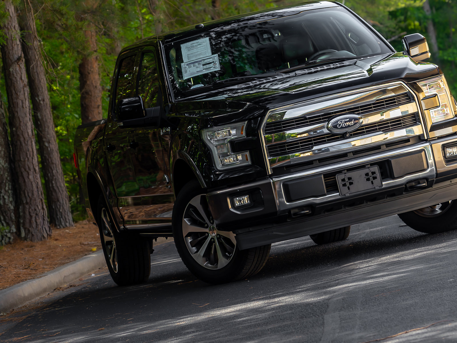 Used 2017 Ford F150 King Ranch w/ Equipment Group 601A Luxury AWD/4WD image 23