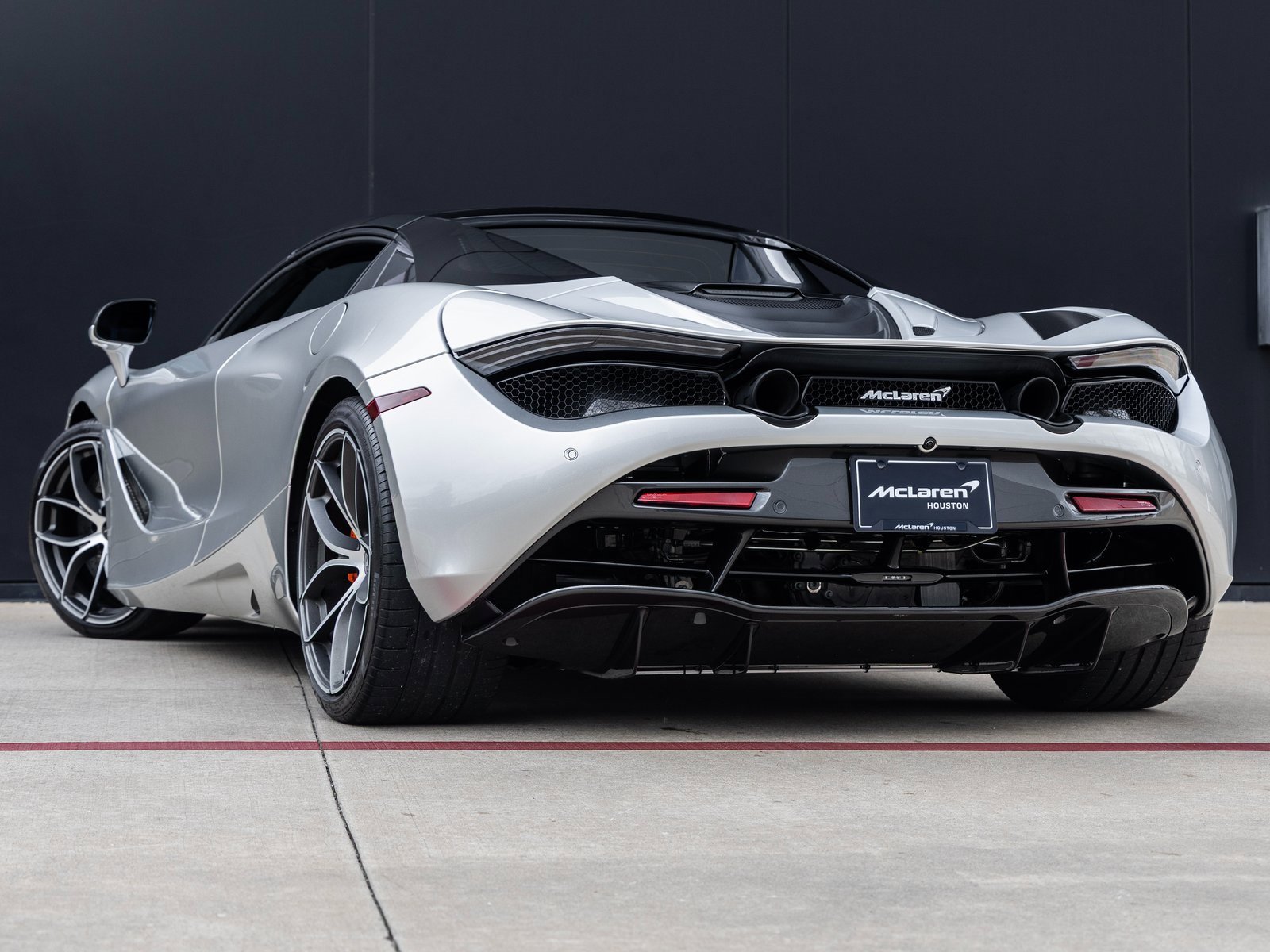 Used 2020 McLaren 720S Spider image 8