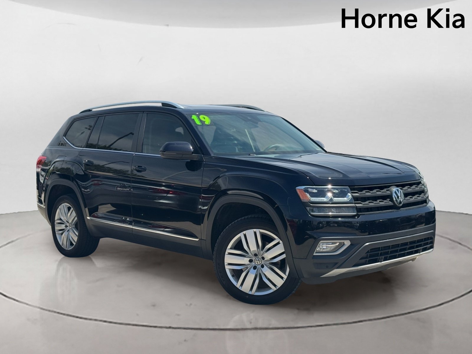 Used 2019 Volkswagen Atlas SEL FWD image 2