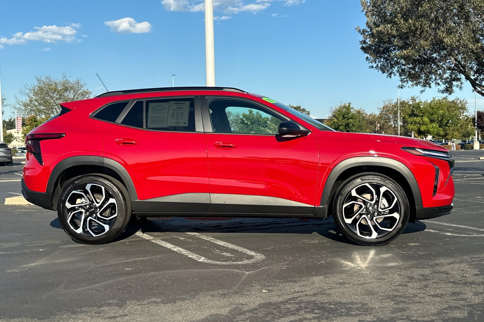 Used 2026 Chevrolet Trax RS w/ Driver Confidence Package FWD image 3