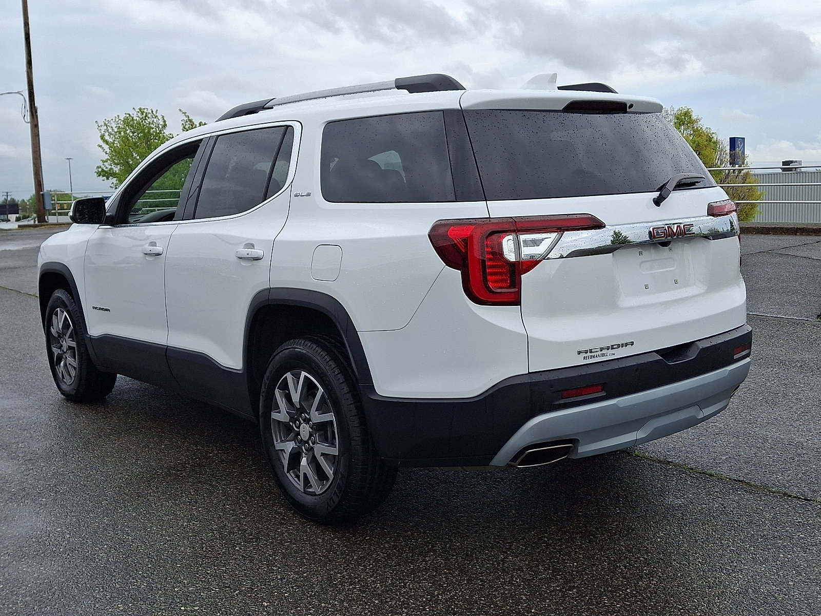 Certified 2023 GMC Acadia SLE w/ Driver Convenience Package FWD image 4