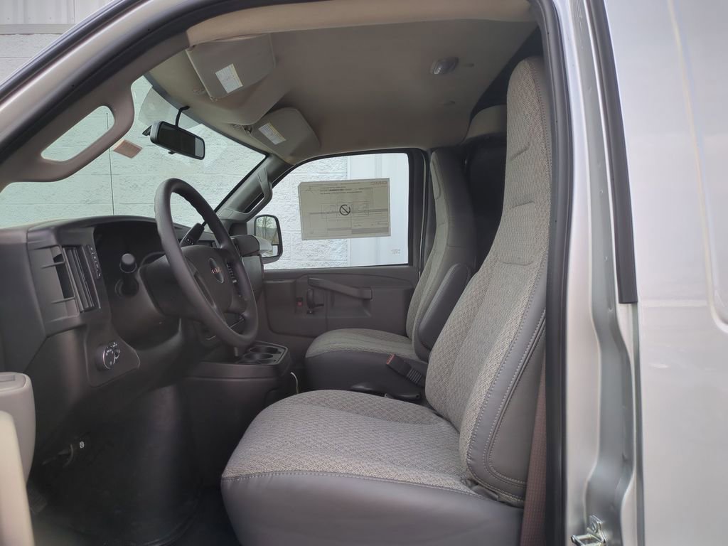 New 2026 GMC Savana 2500 RWD image 12
