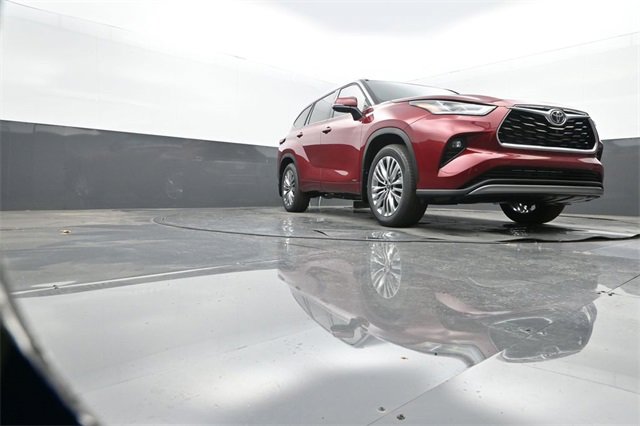 New 2026 Toyota Highlander Platinum image 24