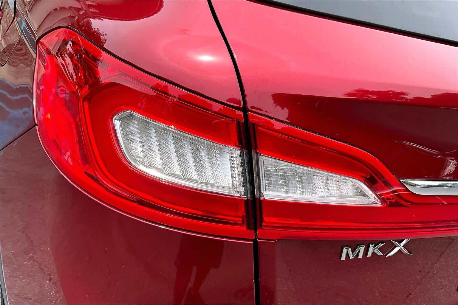 Used 2018 Lincoln MKX Reserve w/ Driver Assistance Package FWD image 29