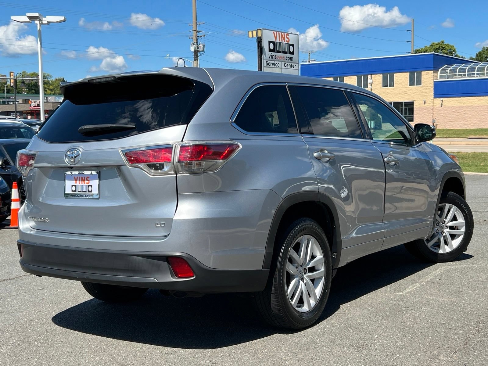 Used 2014 Toyota Highlander LE FWD image 10
