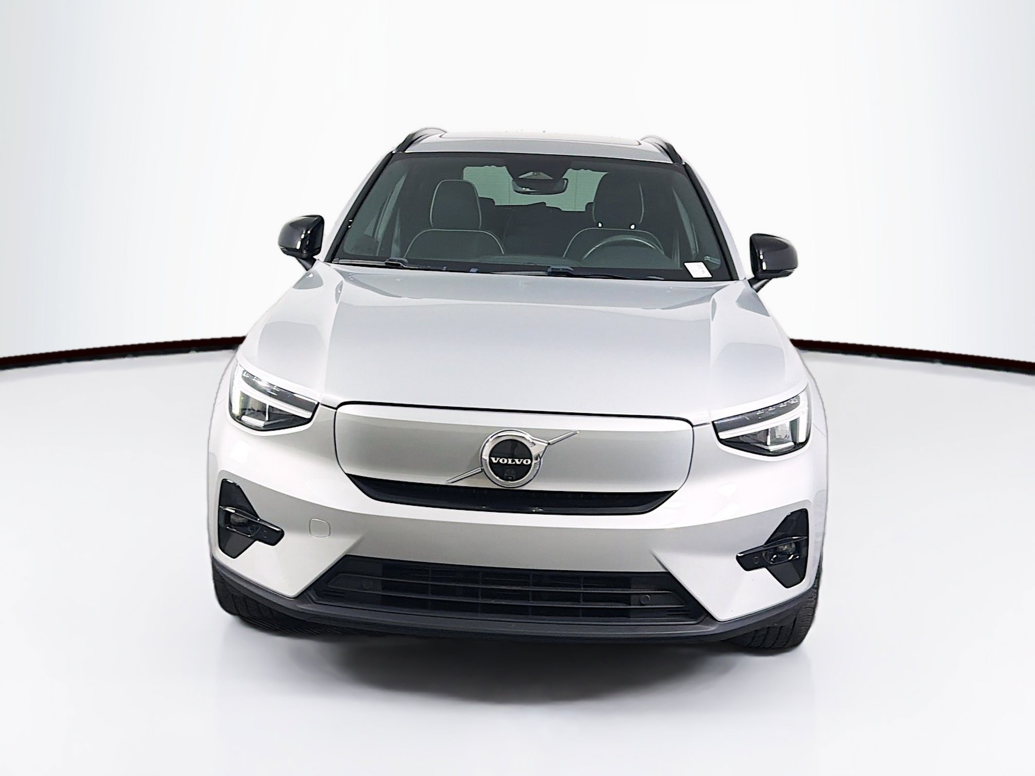 Used 2023 Volvo XC40 Recharge Plus AWD/4WD image 2