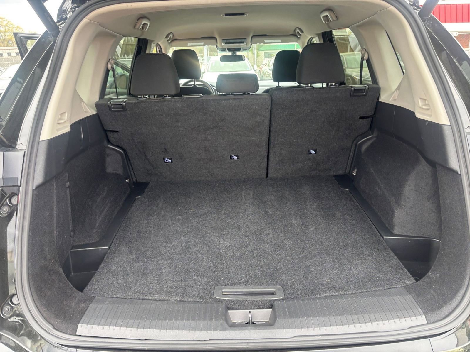 Used 2025 Nissan Rogue SV image 33