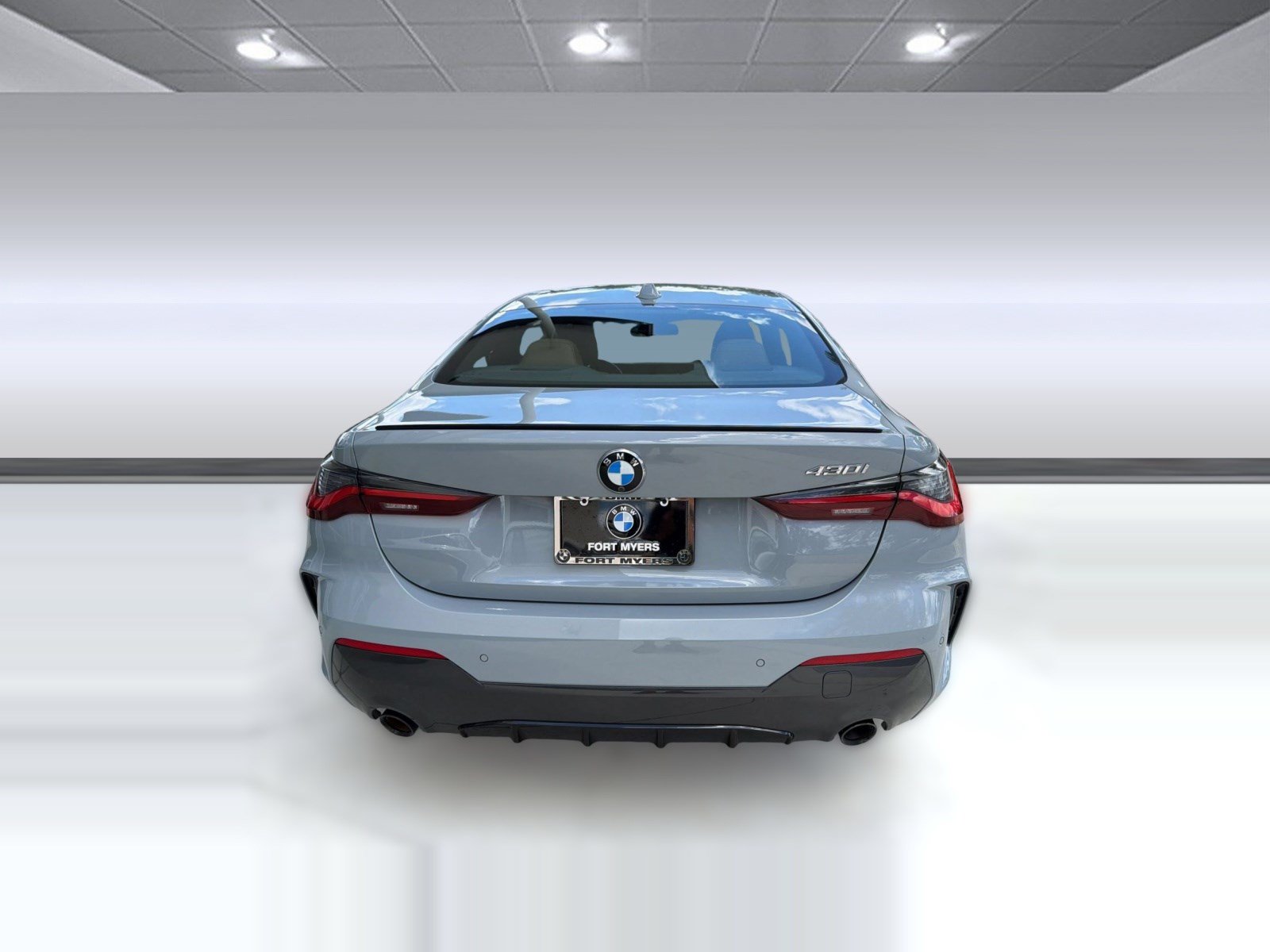 Used 2024 BMW 430i Coupe w/ M Sport Package RWD image 10