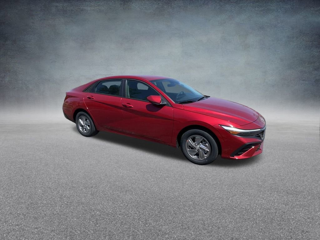 Certified 2025 Hyundai Elantra SE image 28