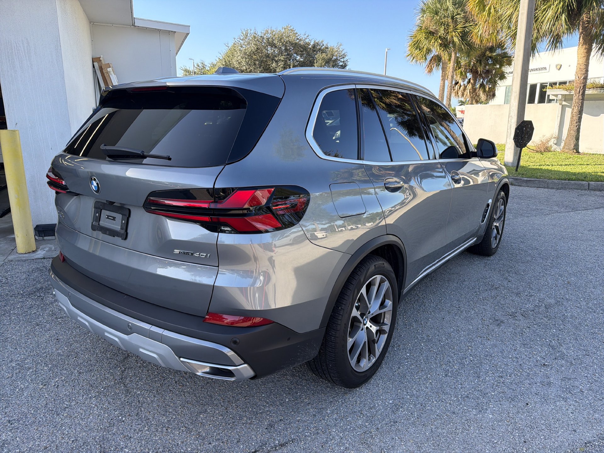 Used 2025 BMW X5 sDrive40i w/ Climate Comfort Package RWD image 3