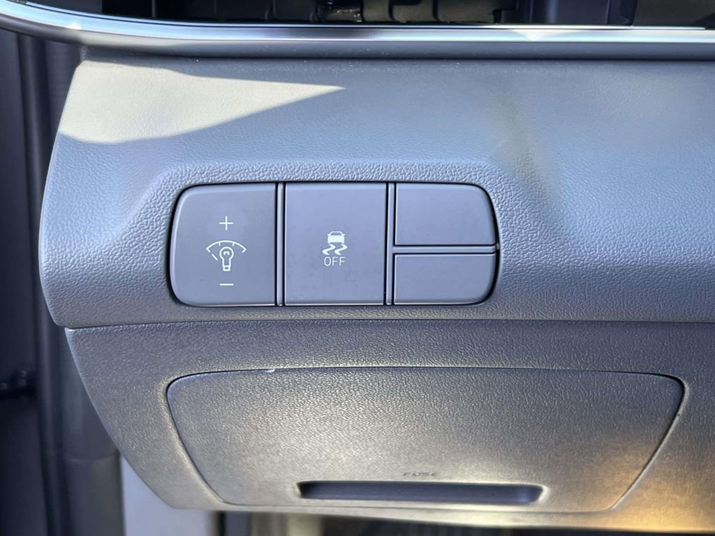 Certified 2024 Hyundai Elantra SEL w/ Convenience Package image 23