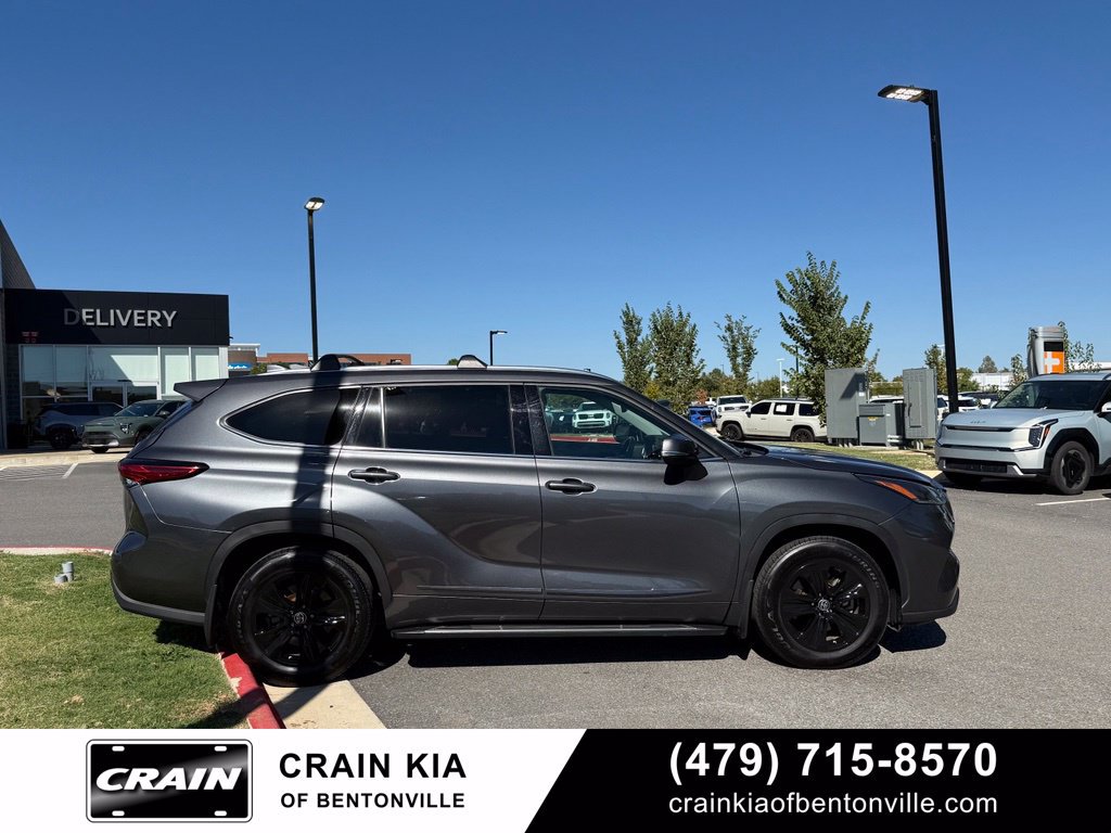 Used 2021 Toyota Highlander XLE FWD image 8