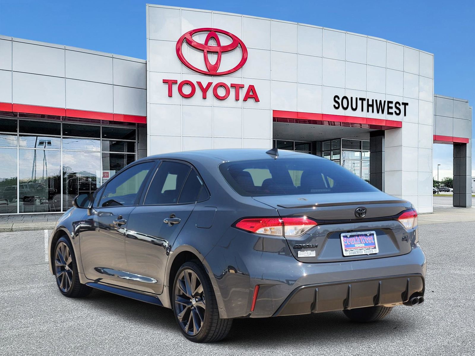 Used 2023 Toyota Corolla SE image 4