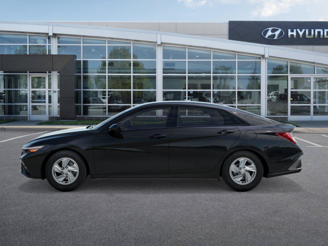 New 2026 Hyundai Elantra SE FWD image 3