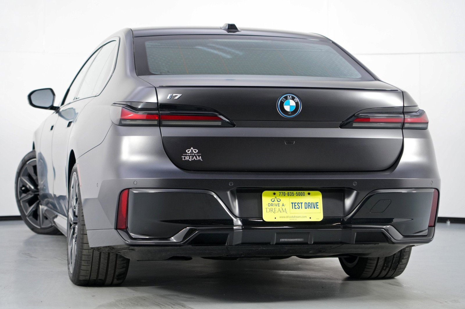 Used 2023 BMW i7 xDrive60 w/ Parking Assistance Package image 6