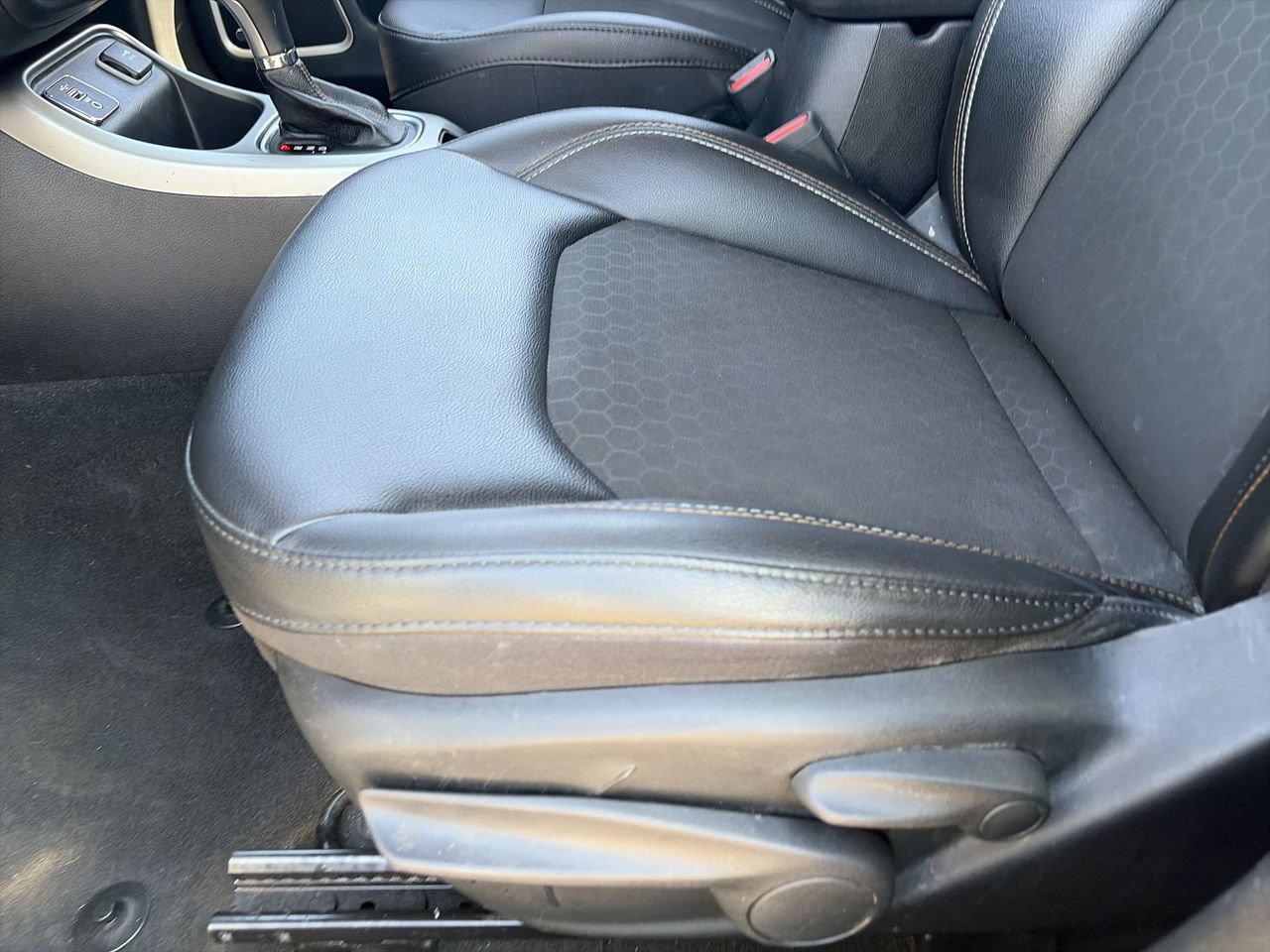 Used 2021 Jeep Compass Latitude w/ Sun and Sound Group FWD image 19