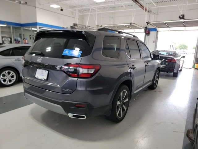 Used 2025 Honda Pilot Elite image 5