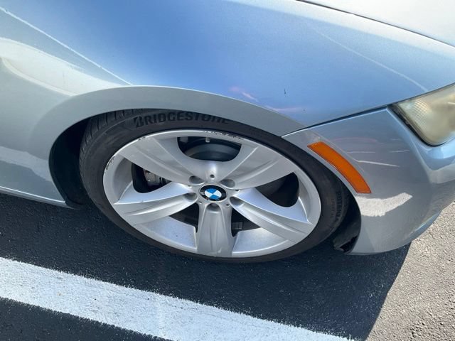 Used 2009 BMW 335i Convertible w/ Premium Pkg RWD image 3
