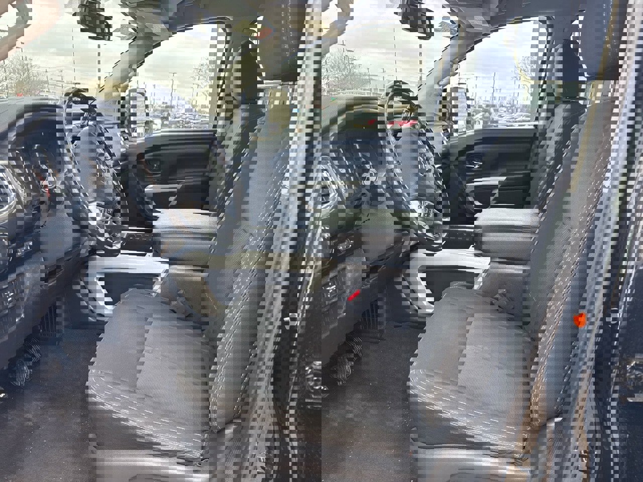 Used 2018 Nissan Titan SV w/ SV Convenience Package image 9