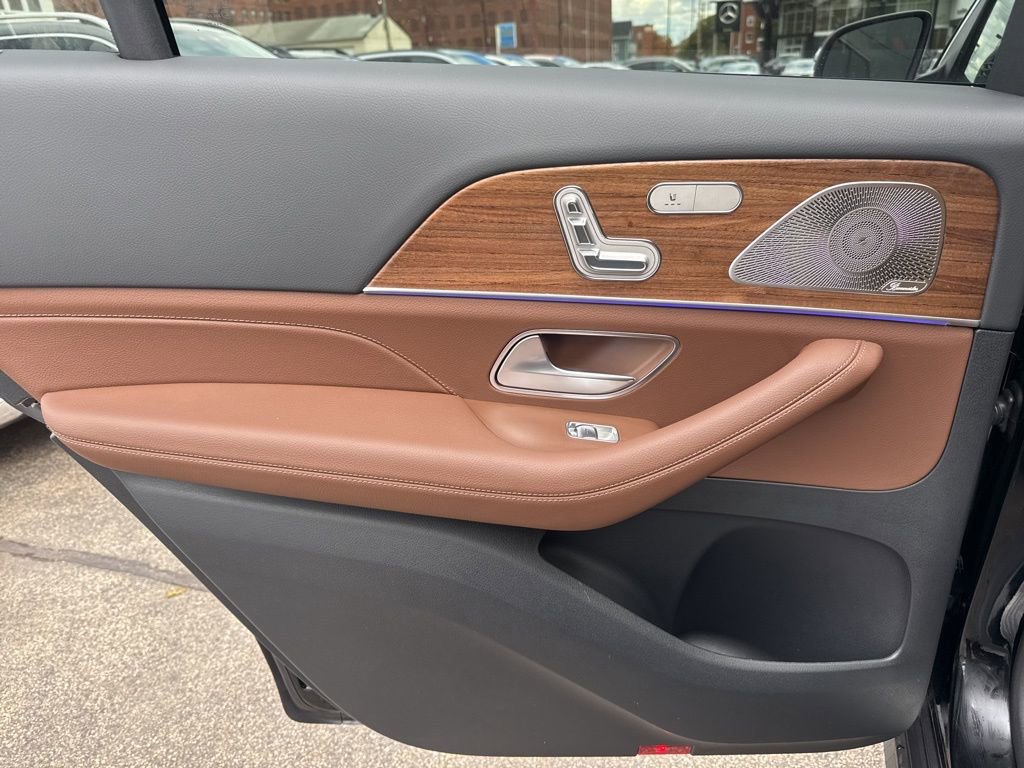 New 2026 Mercedes-Benz GLS 450 4MATIC image 17