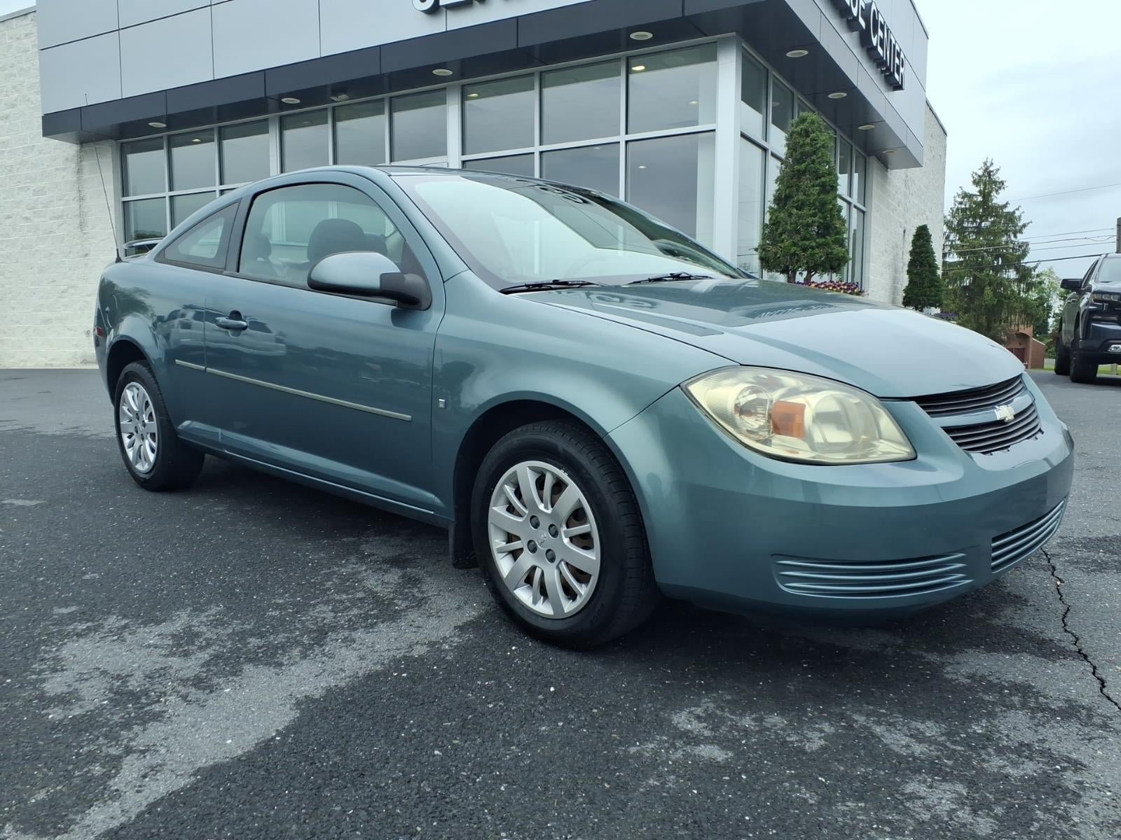Used 2009 Chevrolet Cobalt LT FWD image 2