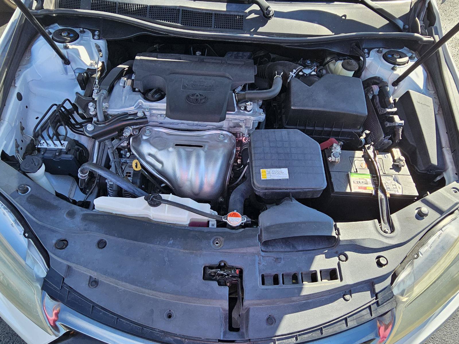 Used 2016 Toyota Camry SE w/ Moonroof Package FWD image 19