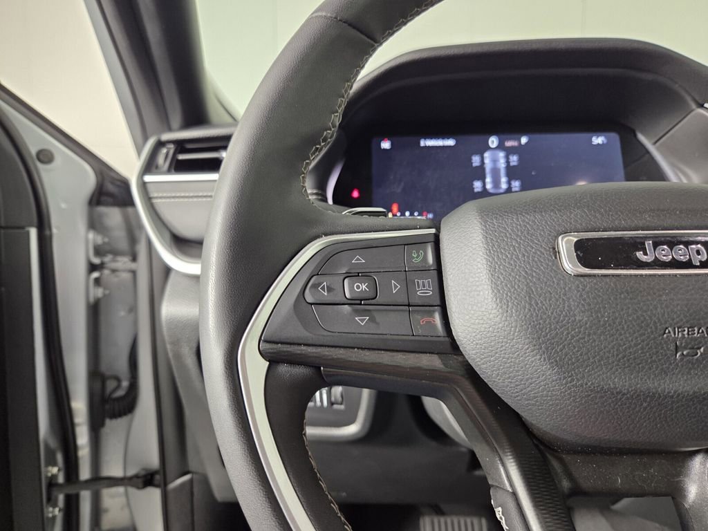 Certified 2024 Jeep Grand Cherokee Altitude image 23