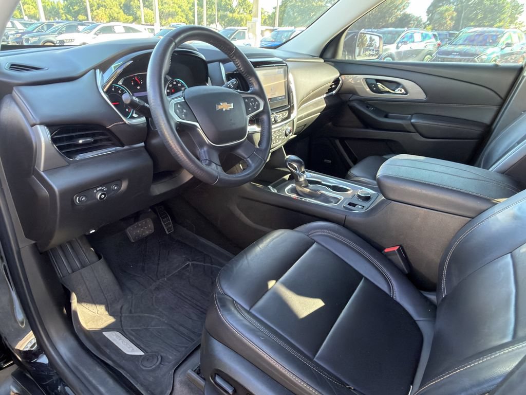 Used 2021 Chevrolet Traverse LT w/ LT Premium Package FWD image 20