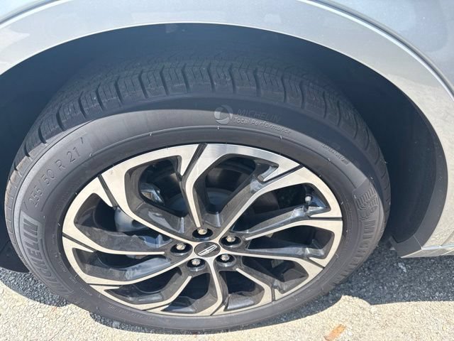 Used 2025 Lincoln Nautilus Reserve AWD/4WD image 7