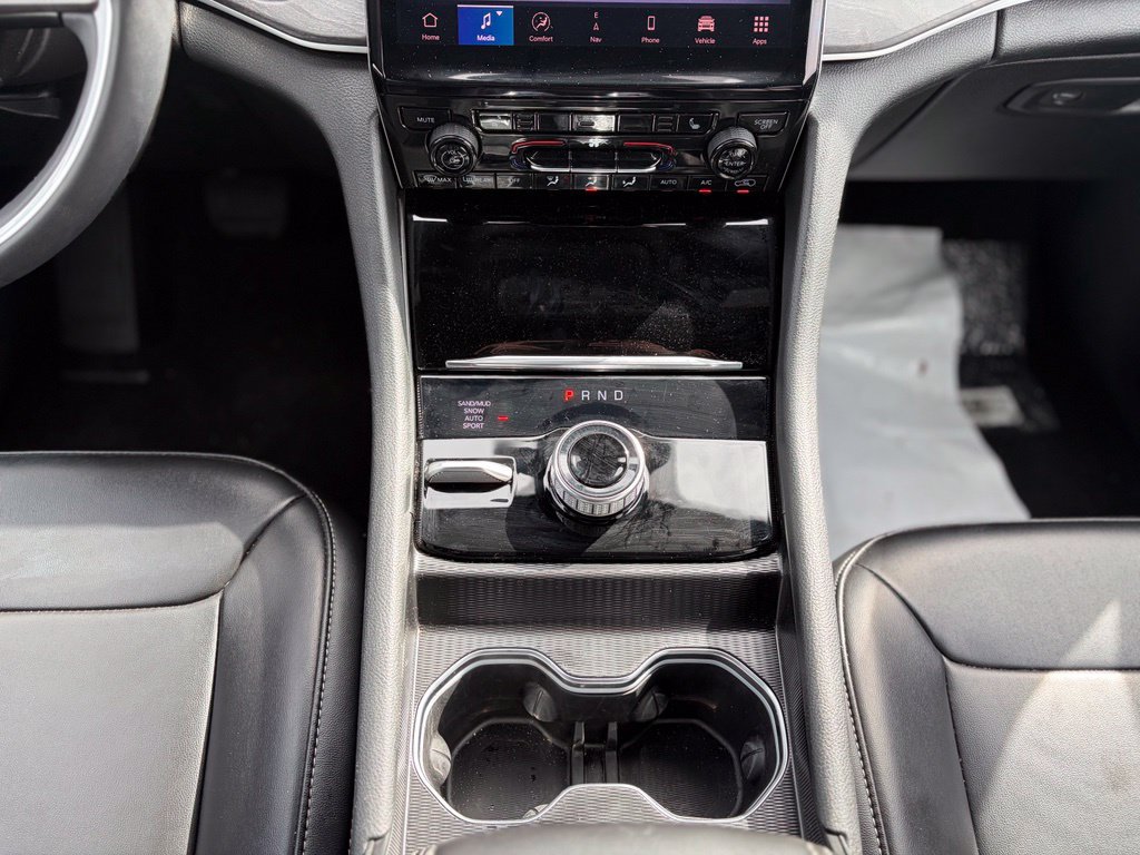 Certified 2025 Jeep Grand Cherokee Limited AWD/4WD image 28