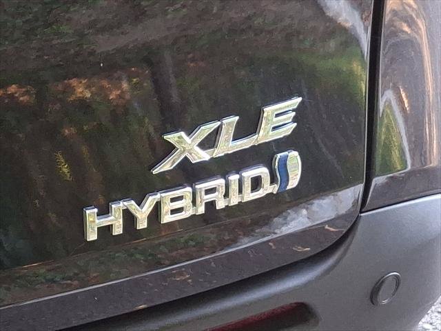 Certified 2023 Toyota Sienna XLE AWD/4WD image 6