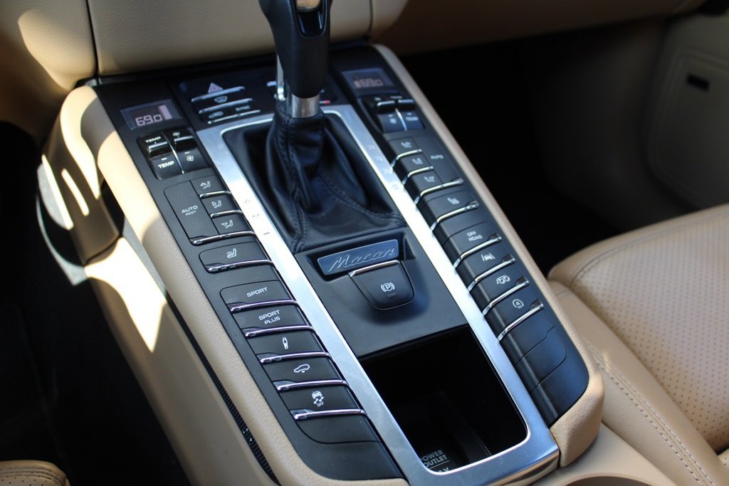 Used 2017 Porsche Macan GTS image 28