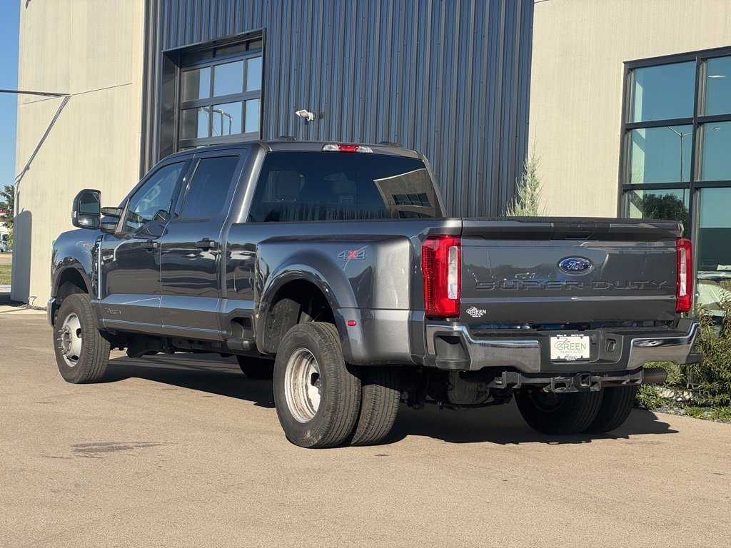 Used 2024 Ford F350 XLT image 2