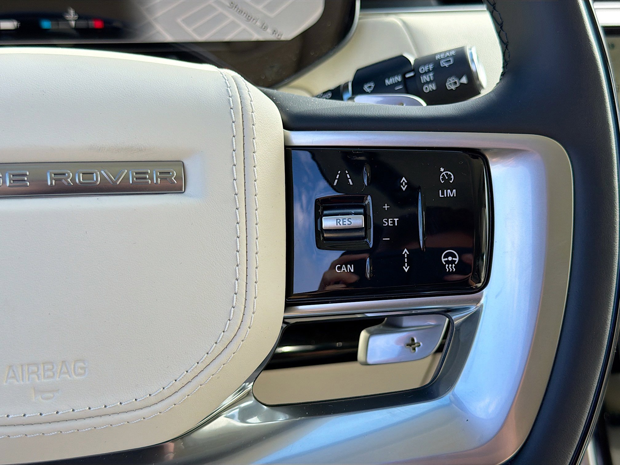 New 2026 Land Rover Range Rover Long Wheelbase Autobiography image 40