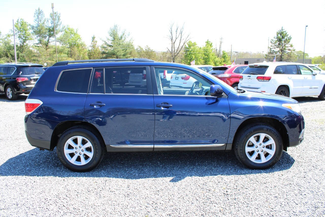 Used 2013 Toyota Highlander Plus AWD/4WD image 6