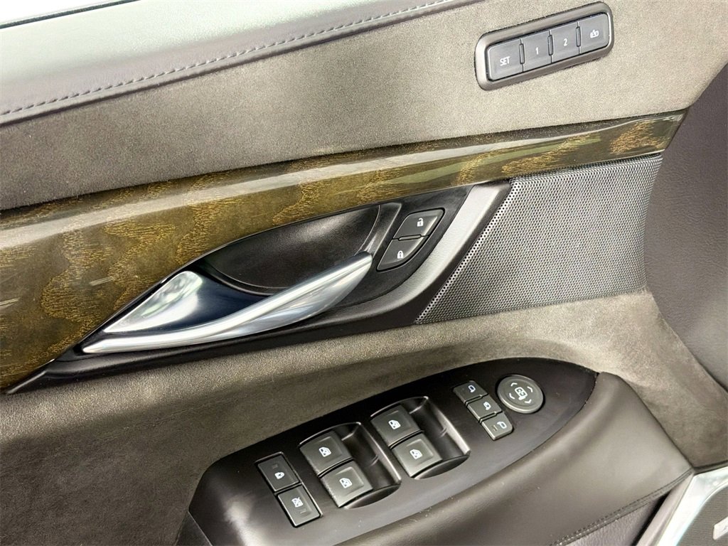 Used 2020 Cadillac Escalade Platinum image 18
