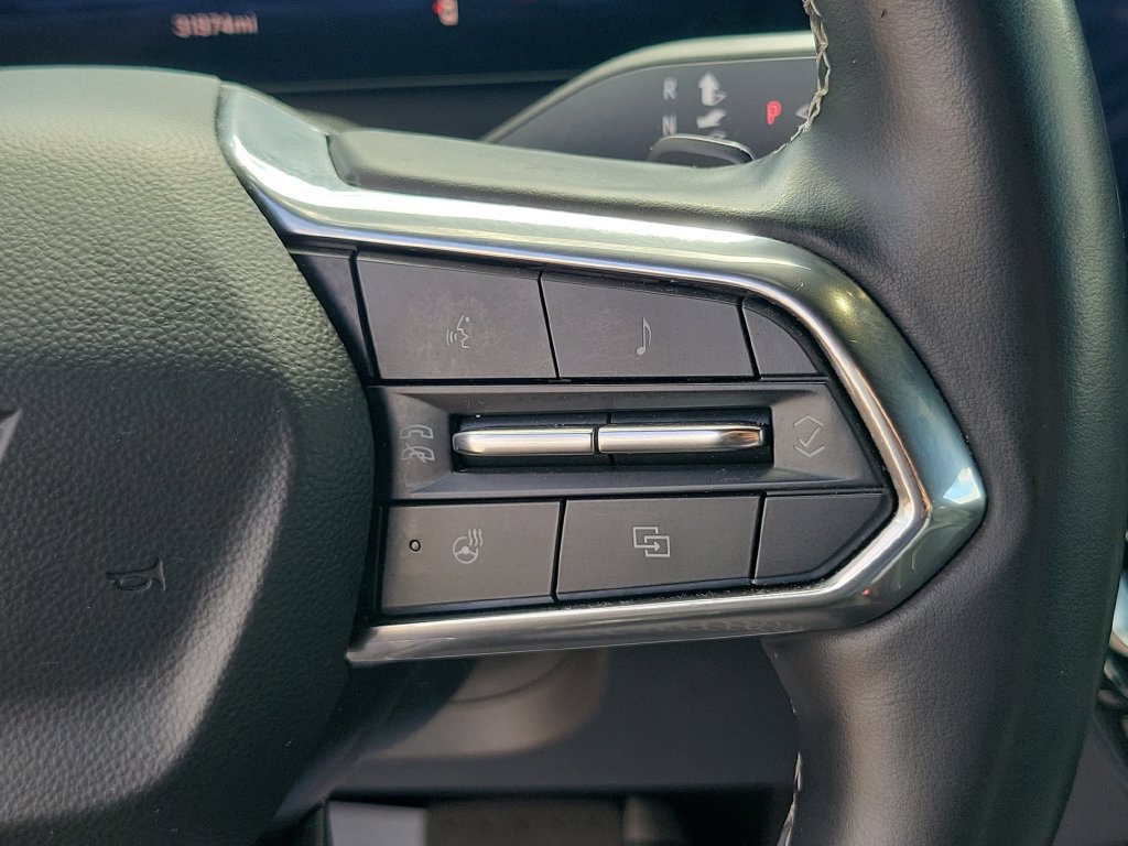Used 2024 Chevrolet Traverse LS FWD image 14