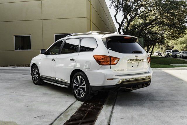 Used 2019 Nissan Pathfinder Platinum image 4