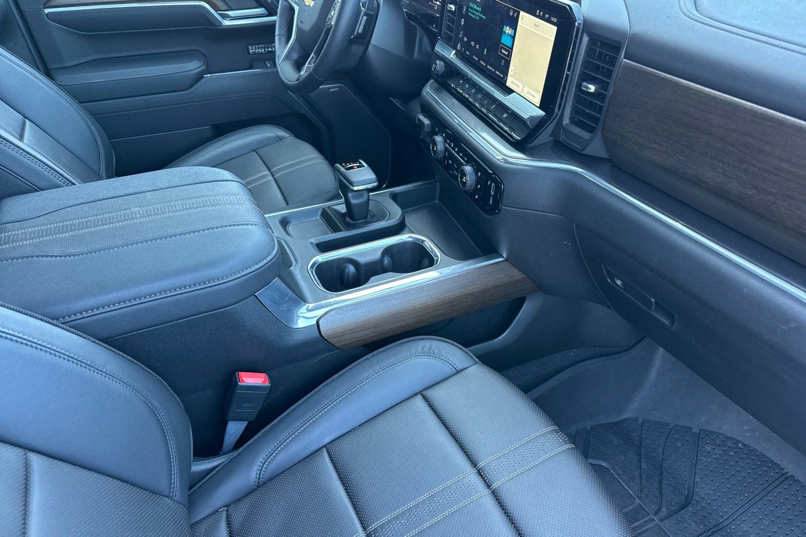 Used 2025 Chevrolet Silverado 1500 High Country AWD/4WD image 19