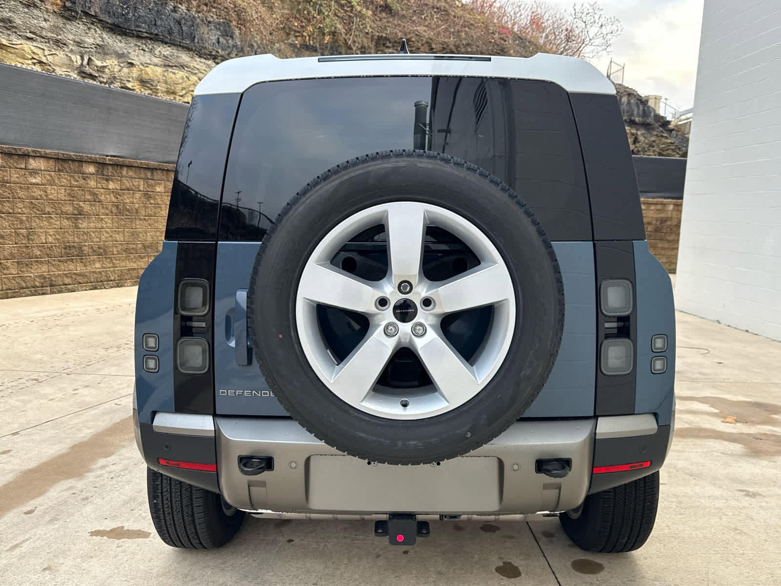 Used 2026 Land Rover Defender 110 S image 4